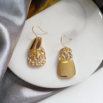 French Online Celebrity Elegant Earrings Creative Non-symmetrical Non-mainstream Design Cool Ear Stud Women's 2020 Summer New St
French Online Celebrity Elegant Earrings Creative Non-symmetrical Non-mainstream Design Cool Ear Stud Women's 2020 Summer New St