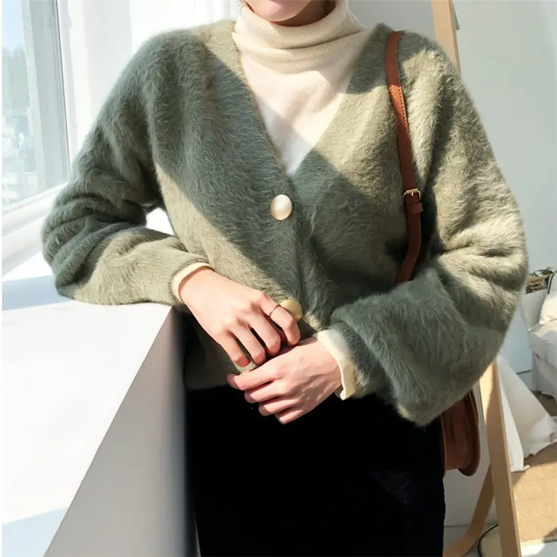 HziriP New Winter Lazy Style Loose Mink-velvet Warm Soft All-Match V-Neck Stylish Women Solid Casual Cardigans Basic Sweaters
HziriP New Winter Lazy Style Loose Mink-velvet Warm Soft All-Match V-Neck Stylish Women Solid Casual Cardigans Basic Sweaters