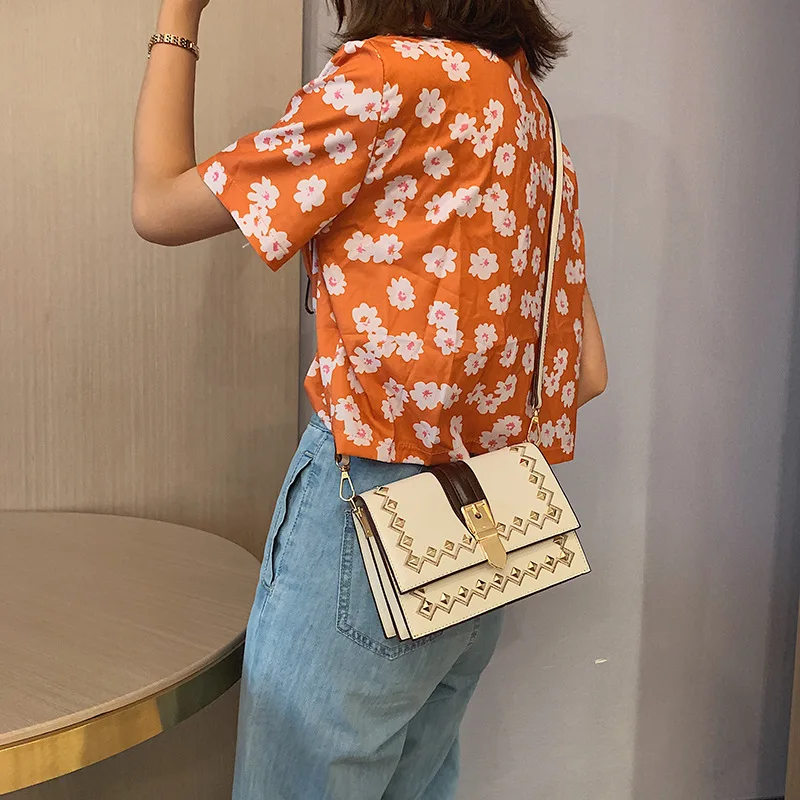 Popular girl 2019 new wave Korean version of Joker straight ramp set simple shoulder foreign fashion small square packaging
Popular girl 2019 new wave Korean version of Joker straight ramp set simple shoulder foreign fashion small square packaging