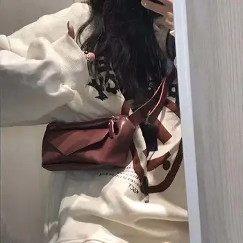 Chest bag 2020 New simple fashion glasses bag Instagram lip sunglasses bag versatile disco bag cross-body women
Chest bag 2020 New simple fashion glasses bag Instagram lip sunglasses bag versatile disco bag cross-body women
