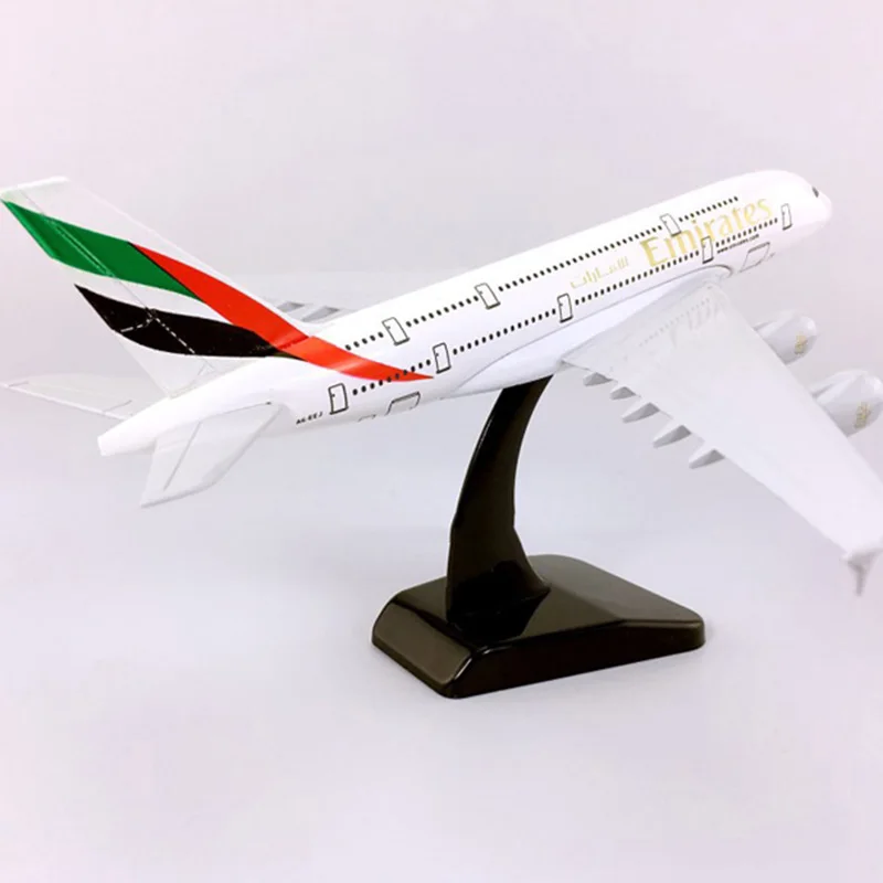 18CM simulation Aircraft 1/400 Airbus A380 Model Emirates airplane alloy static model with base Diecasting collectible toy Gift
18CM simulation Aircraft 1/400 Airbus A380 Model Emirates airplane alloy static model with base Diecasting collectible toy Gift