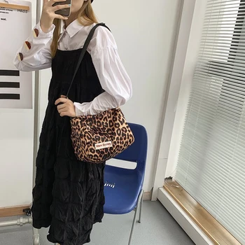 Youth Ladies Simple Versatile Bag Animal Pattern Messenger Bags Ladies Nylon Casual Big Capacity Shoulder Satchel
Youth Ladies Simple Versatile Bag Animal Pattern Messenger Bags Ladies Nylon Casual Big Capacity Shoulder Satchel