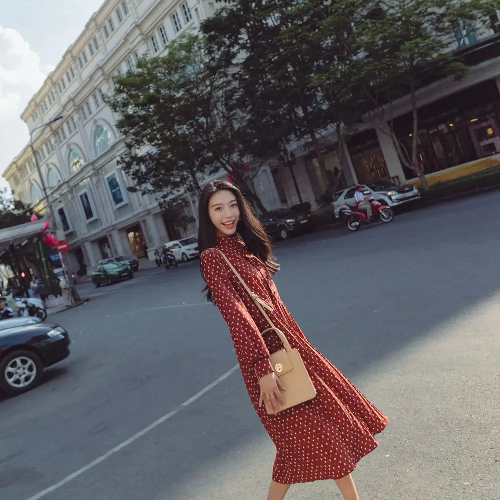 Autumn New Style WOMEN'S Dress Literature And Art Retro Stand Collar Polka Dot Waist Hugging Slimming Medium-length Pleated Skir
Autumn New Style WOMEN'S Dress Literature And Art Retro Stand Collar Polka Dot Waist Hugging Slimming Medium-length Pleated Skir