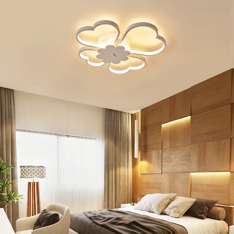 Fashionable, simple and personalized modern petal ceiling lamp 
Fashionable, simple and personalized modern petal ceiling lamp