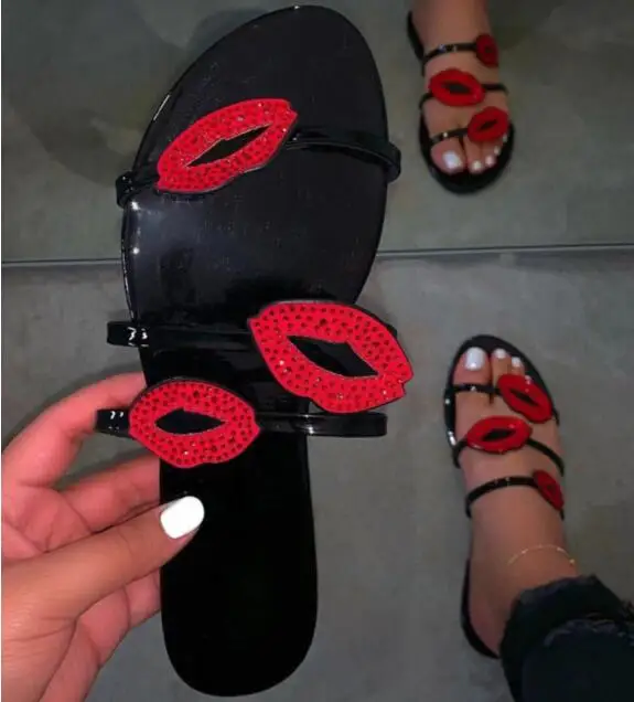 Red Lips Women Sandals Slipppers Outdoor Wild Casual Flat Durable Bright Fashion Rhinestone Slippers House Sandals 2020 Summer 
Red Lips Women Sandals Slipppers Outdoor Wild Casual Flat Durable Bright Fashion Rhinestone Slippers House Sandals 2020 Summer