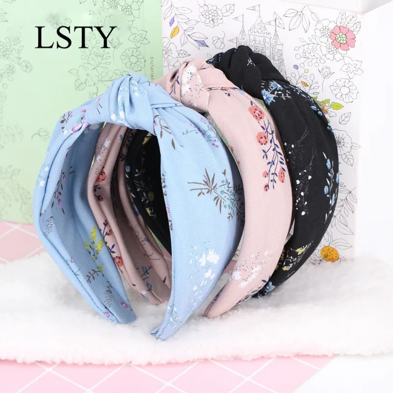Women Hair Accessories Cotton Flora Hairband Knot British Style Fabric Headband Girls Headwear Spring Hair Band 2020 New 
Women Hair Accessories Cotton Flora Hairband Knot British Style Fabric Headband Girls Headwear Spring Hair Band 2020 New