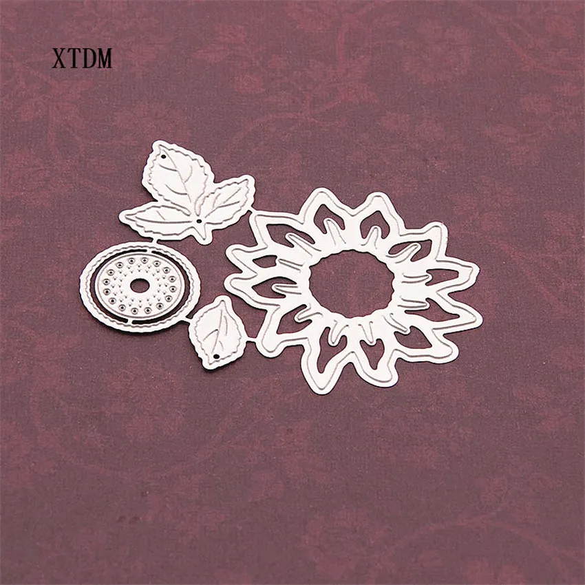 Die cutting die toy metal maple leaf crafts paper relief DIY embossed Christmas New Year Valentine's Day
Die cutting die toy metal maple leaf crafts paper relief DIY embossed Christmas New Year Valentine's Day