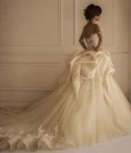 Fashion New Long Sleeve Ball Gown Arabic Lace Country Wedding Dresses 2016 Vestido De Novia Bridal Gowns With Satin Ruffles 
Fashion New Long Sleeve Ball Gown Arabic Lace Country Wedding Dresses 2016 Vestido De Novia Bridal Gowns With Satin Ruffles