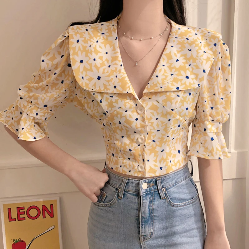 ZOSOL Women Ins Western Style Lapel Three Button Back Strap Bow Waist Hugging Short Bell Sleeve Daisy Shirt
ZOSOL Women Ins Western Style Lapel Three Button Back Strap Bow Waist Hugging Short Bell Sleeve Daisy Shirt