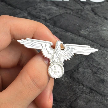Vintage eagle metal pins Custom WWII German Military Cross Eagle brooch shirt bag Lapel pin badge Animal jewelry gift Collectio
Vintage eagle metal pins Custom WWII German Military Cross Eagle brooch shirt bag Lapel pin badge Animal jewelry gift Collectio