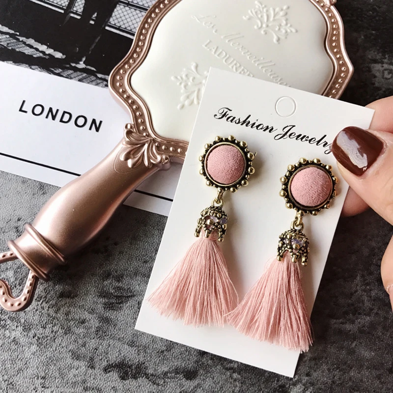 

2020 New Tiny Tassel Earrings for Women Fashion Jewelry Vintage Velvet Ball Statement Fringed Drop Earring Female Jewellery gift