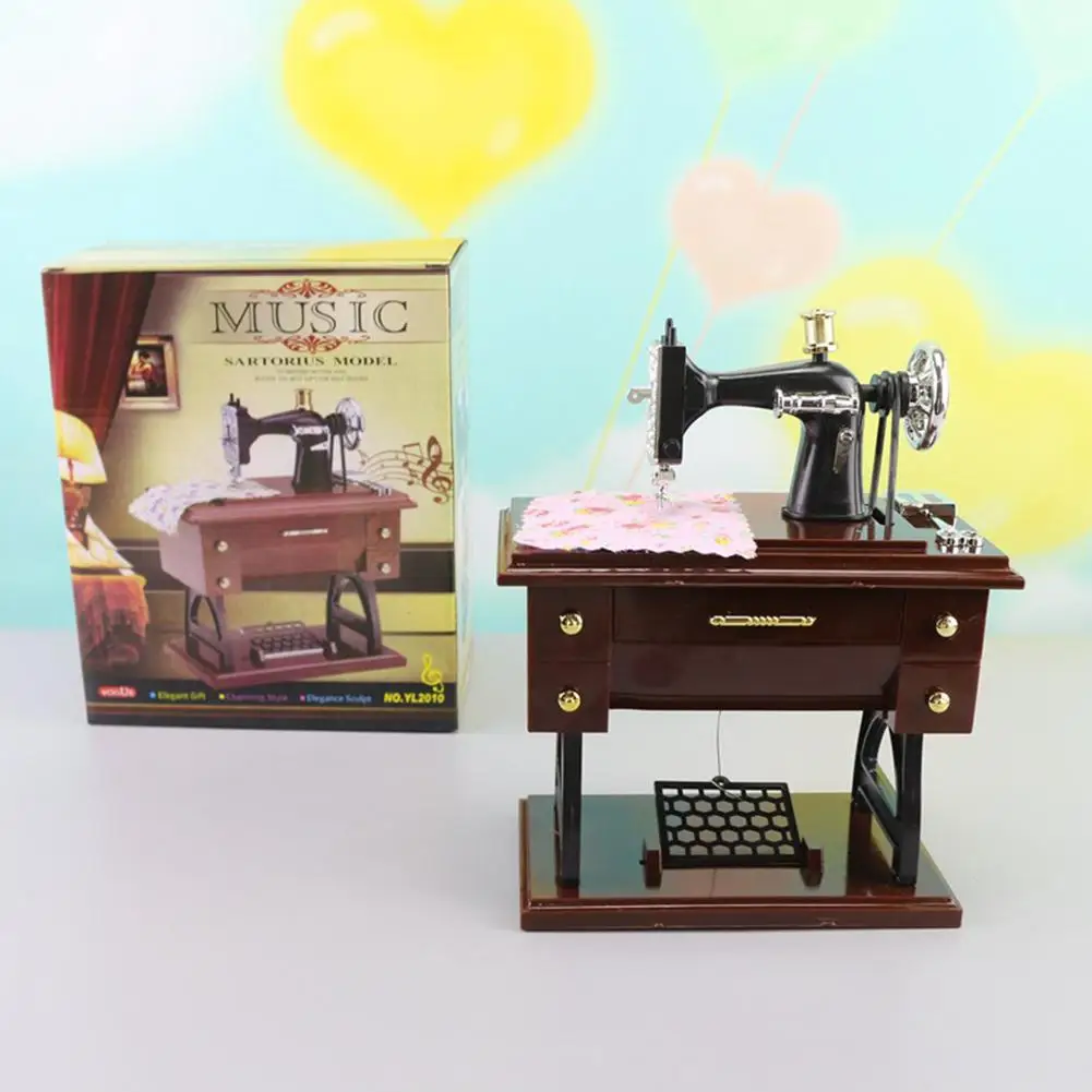 GloryStar Retro Sewing Machine Shape Music Box Creative Gifts Spring Music Box Simulation Model Alice Tune
GloryStar Retro Sewing Machine Shape Music Box Creative Gifts Spring Music Box Simulation Model Alice Tune