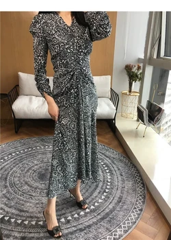 Elegant temperament retro print women dress V-neck long sleeve irregular ruched midi dress 
Elegant temperament retro print women dress V-neck long sleeve irregular ruched midi dress