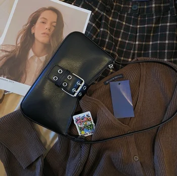 Retro cold wind leather buckle design armpit black bag bag female 2020 early spring new wild shoulder bag tide
Retro cold wind leather buckle design armpit black bag bag female 2020 early spring new wild shoulder bag tide