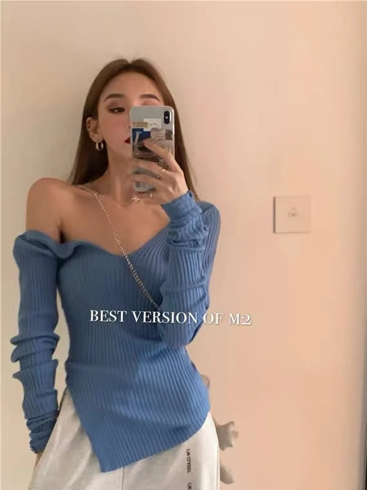 Winter v-neck long sleeve lrregular sweater fashion high street open back sweater women korean slit pure color
Winter v-neck long sleeve lrregular sweater fashion high street open back sweater women korean slit pure color