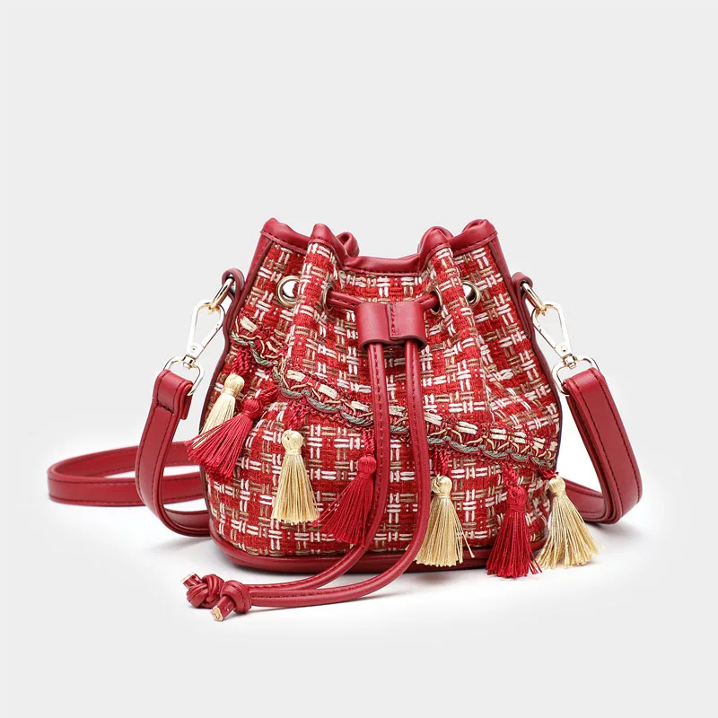 Messenger Bags For Women 2019 Small Shoulder Bag Vintage Bucket Tassel Bag Female Crossbody Pack bolsa feminina Totes
Messenger Bags For Women 2019 Small Shoulder Bag Vintage Bucket Tassel Bag Female Crossbody Pack bolsa feminina Totes