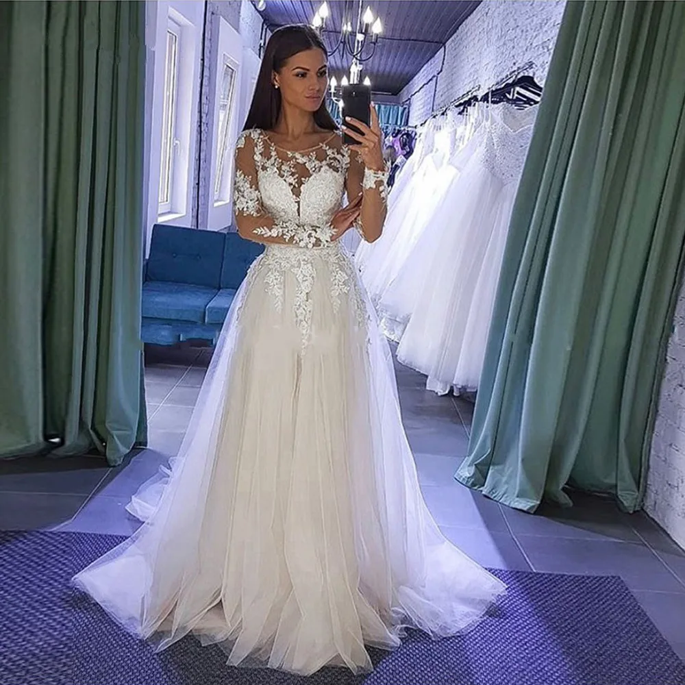 Lace Appliques Wedding Dress Long Sleeves Tulle Bride Party Wedding Gowns Back Button Illusion Robe De Mariée Vestido De Novia
Lace Appliques Wedding Dress Long Sleeves Tulle Bride Party Wedding Gowns Back Button Illusion Robe De Mariée Vestido De Novia