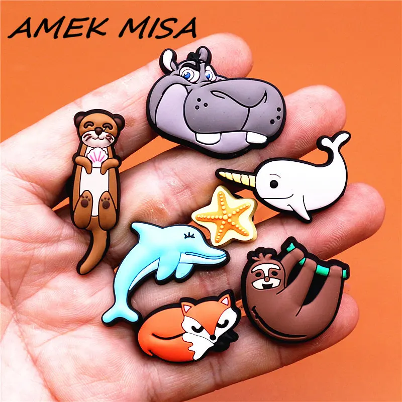 Original PVC Croc Shoe Charms Fox Dolphin Narwhal Starfish Hippo Sloth Otter Slippers Decorations for Jibz Kids Party Gifts U194
Original PVC Croc Shoe Charms Fox Dolphin Narwhal Starfish Hippo Sloth Otter Slippers Decorations for Jibz Kids Party Gifts U194
