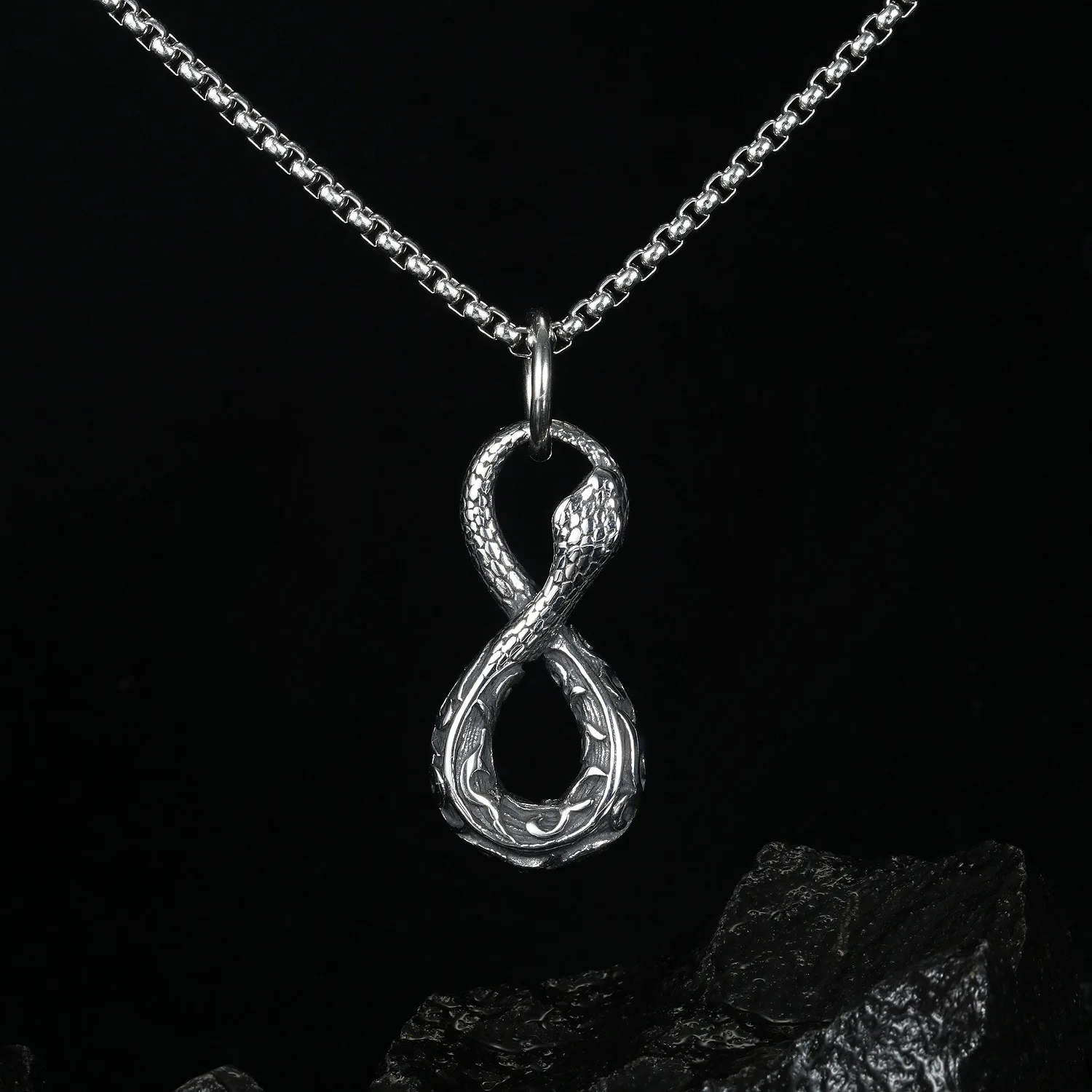 Personality Infinity Snake Necklace Gothic Punk Style Python Snake Chain Men Women Biker Stainless Steel Jewelry Hip Hop Chain
Personality Infinity Snake Necklace Gothic Punk Style Python Snake Chain Men Women Biker Stainless Steel Jewelry Hip Hop Chain