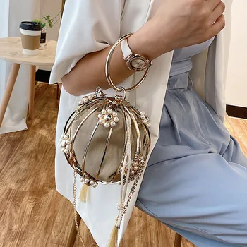 Golden Diamond Tassel Women Metal Crystal Clutches Evening Bags Wedding Bag Bridal Shoulder Handbag Wristlets Clutch Purse
Golden Diamond Tassel Women Metal Crystal Clutches Evening Bags Wedding Bag Bridal Shoulder Handbag Wristlets Clutch Purse