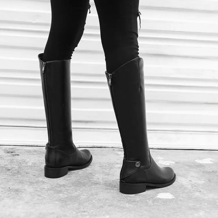 New fashion boots, short heel women's shoes, high boots, long boots, leather women's rough heel Cavaliers' boots.
New fashion boots, short heel women's shoes, high boots, long boots, leather women's rough heel Cavaliers' boots.