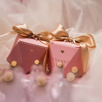 New Creative Romantic style Candy Boxes Wedding Favors and Pink Gifts Box Party Supplies Baby Shower Paper Sweet Chocol
New Creative Romantic style Candy Boxes Wedding Favors and Pink Gifts Box Party Supplies Baby Shower Paper Sweet Chocol