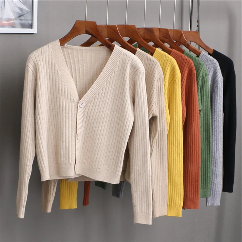 Spring and Autumn 2019 New Knitted Women's Jacket Slim Cardigan Solid Color V-Neck Fashion Casual Harajuku Sweater Short Coat
Spring and Autumn 2019 New Knitted Women's Jacket Slim Cardigan Solid Color V-Neck Fashion Casual Harajuku Sweater Short Coat