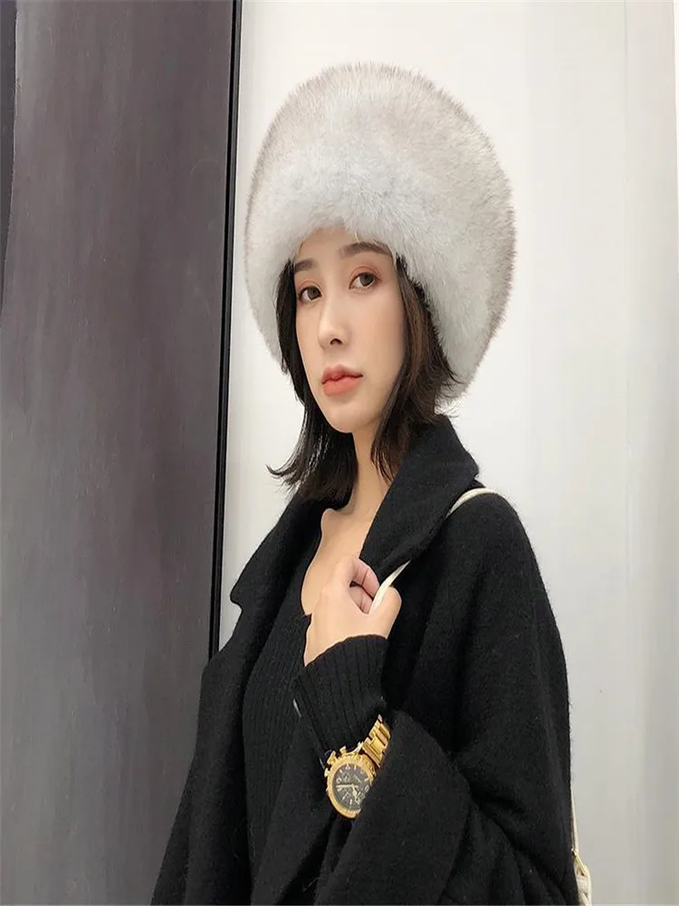 European and American Winter Women's Small Round Hat, Temperament Fox Fur, Natural Color Ear Protection Hat, Fur Ski Hat
European and American Winter Women's Small Round Hat, Temperament Fox Fur, Natural Color Ear Protection Hat, Fur Ski Hat
