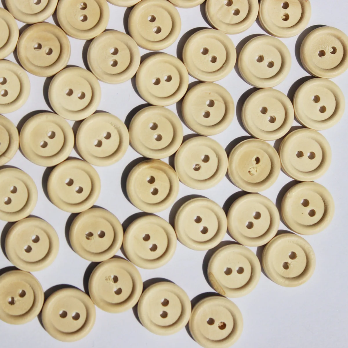50pcs High quality Simple Pattern Wood Buttons 2 Holes Sewing 15mm Craft Lots DIY New Arrival
50pcs High quality Simple Pattern Wood Buttons 2 Holes Sewing 15mm Craft Lots DIY New Arrival