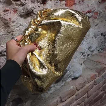 Cloud Bag Female Temperament Golden Fold Clutch Fashion Large-capacity Clutch Bag Messenger Bag Simple Women Leather Handbags
Cloud Bag Female Temperament Golden Fold Clutch Fashion Large-capacity Clutch Bag Messenger Bag Simple Women Leather Handbags