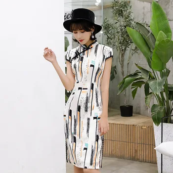 Plus Size New Style Rayon Girl Summer Daily Cheongsam Dress Print Flower Elegant Slim Evening Gowns Vintage Short Sleeve Qipao
Plus Size New Style Rayon Girl Summer Daily Cheongsam Dress Print Flower Elegant Slim Evening Gowns Vintage Short Sleeve Qipao