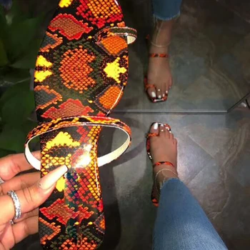 New summer outdoor beach flat women slippers High quality comfortable fashion Roman style plus size women slippers 38-42
New summer outdoor beach flat women slippers High quality comfortable fashion Roman style plus size women slippers 38-42