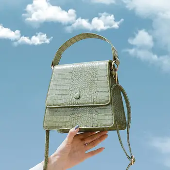 Crocodile pattern Small Tote bag 2020 Summer New High-quality PU Leather Women's Designer Handbag Travel Shoulder Messenger Bag
Crocodile pattern Small Tote bag 2020 Summer New High-quality PU Leather Women's Designer Handbag Travel Shoulder Messenger Bag