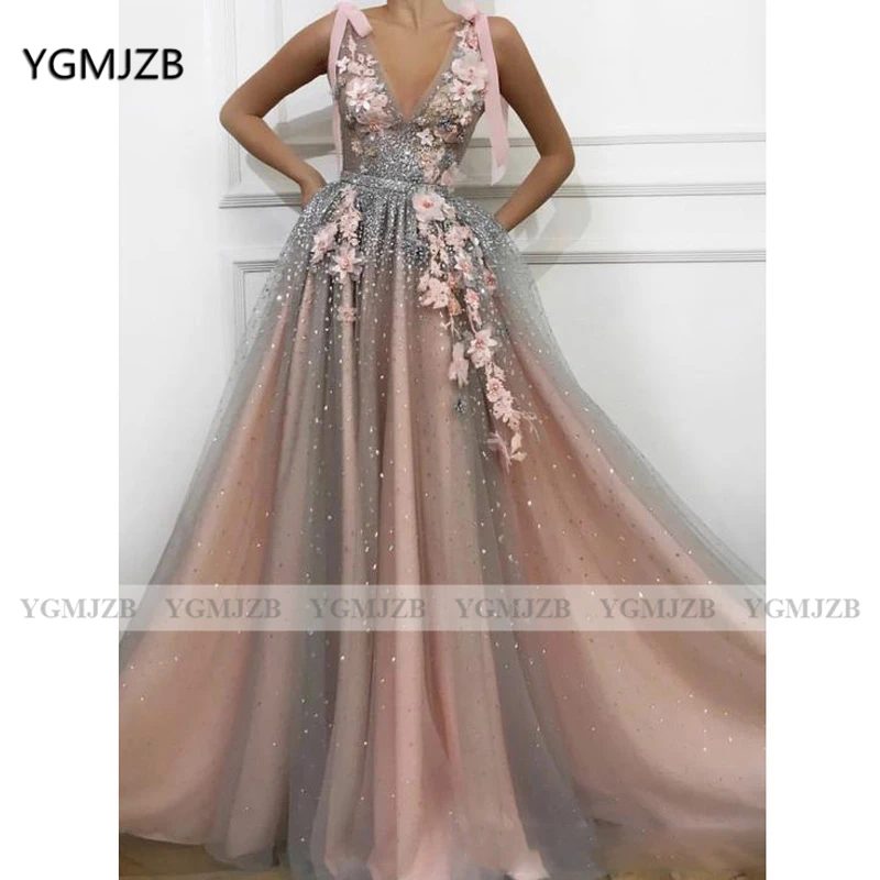 3D Flowers Blining Long Evening Prom Dresses Sequin 2020 A-Line V Neck Women Formal Dresses Evening Dress Party Gala Dress
3D Flowers Blining Long Evening Prom Dresses Sequin 2020 A-Line V Neck Women Formal Dresses Evening Dress Party Gala Dress