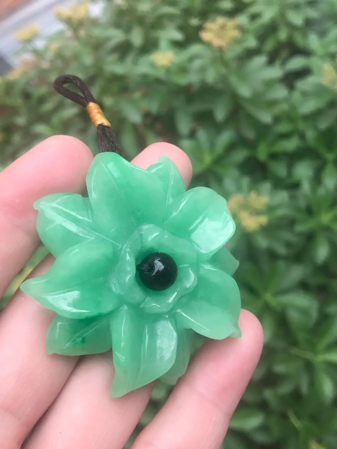 

Natural Myanmar A hand-carved flower green jade pendant necklace women rose jade necklace pendants jadeite jade jewelry