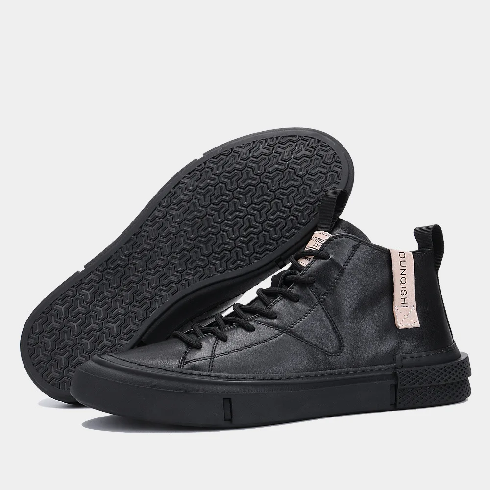 Men's shoes leather high-top sneakers trend boots autumn soft bottom high state casual shoes High-end comfortable shoes 
Men's shoes leather high-top sneakers trend boots autumn soft bottom high state casual shoes High-end comfortable shoes