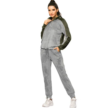 Autumn Winter Leisure and comfortable sports suit Women Thick Velvet Two Piece Set Long Sleeve Zipper Pullover Sweatshirts+Pants
Autumn Winter Leisure and comfortable sports suit Women Thick Velvet Two Piece Set Long Sleeve Zipper Pullover Sweatshirts+Pants