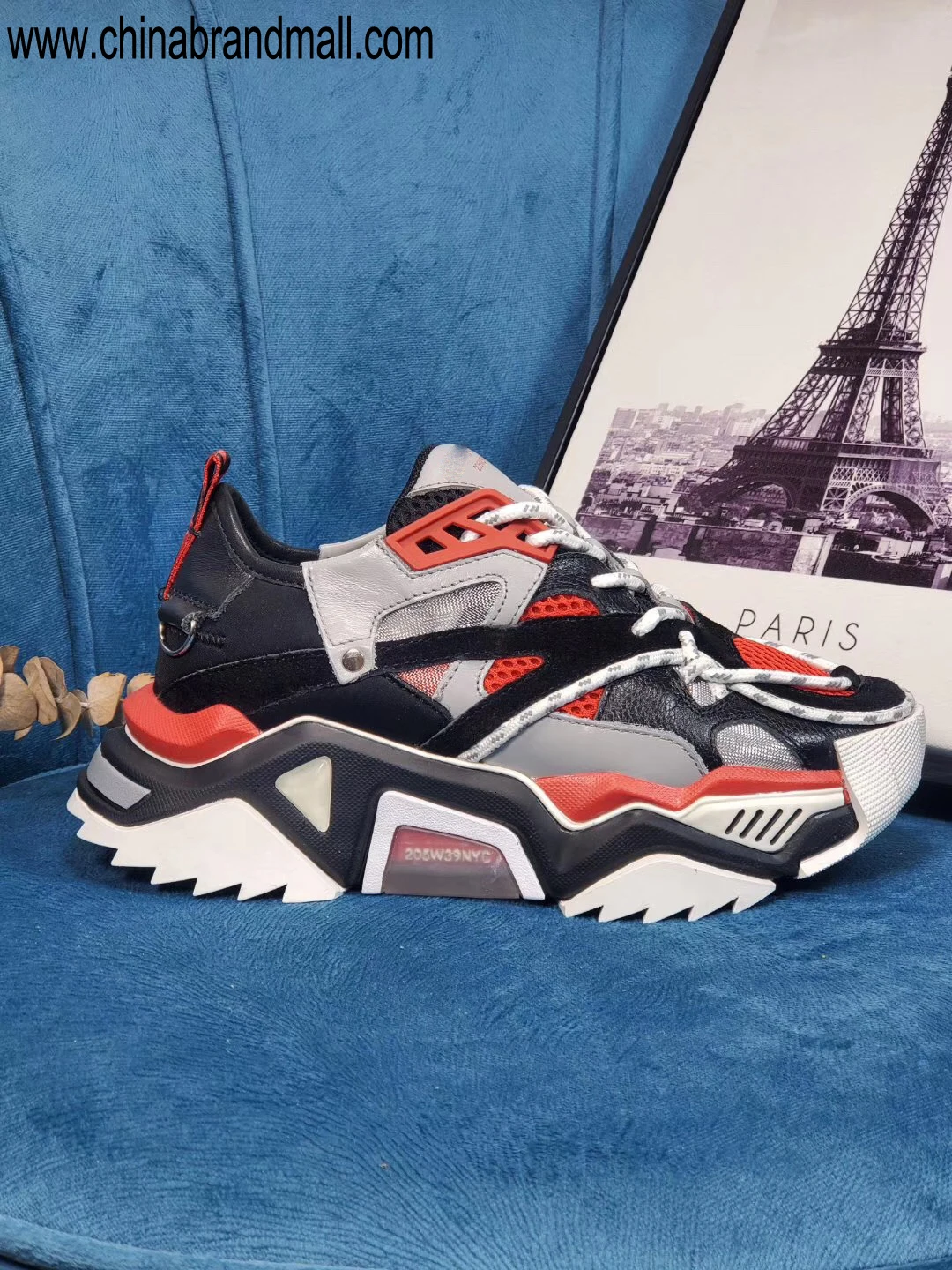 The original dismantling, private model outsole comfortable on the foot is the most explosive one of the most popular shoes!
The original dismantling, private model outsole comfortable on the foot is the most explosive one of the most popular shoes!