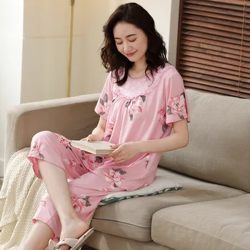 Pajamas nv chun Summer Short-sleeved Capri Pants Modal Thin Summer Middle-aged Mom Loose Set Home Services
Pajamas nv chun Summer Short-sleeved Capri Pants Modal Thin Summer Middle-aged Mom Loose Set Home Services