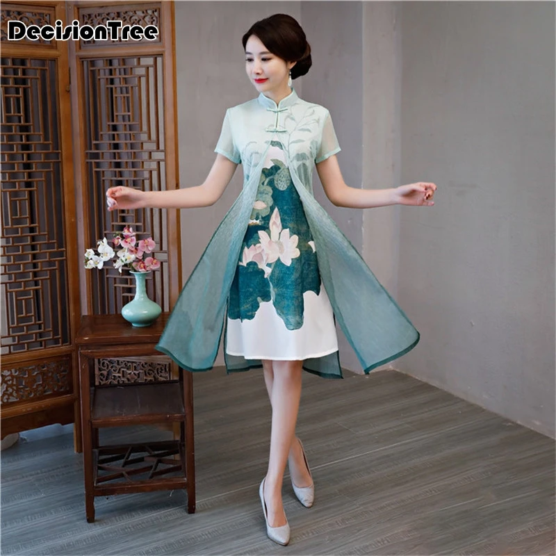 2019 green satin sexy traditional chinese women dress arrival flower silm short qipao novelty vietnam aodai cheongsam
2019 green satin sexy traditional chinese women dress arrival flower silm short qipao novelty vietnam aodai cheongsam