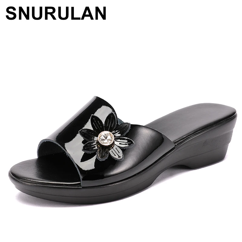 SNURULAN Women Slipper 2020 Ladies Genuine Leather Summer Slippers Shoes Women Wedges Heels Fashion Flip Flops
SNURULAN Women Slipper 2020 Ladies Genuine Leather Summer Slippers Shoes Women Wedges Heels Fashion Flip Flops