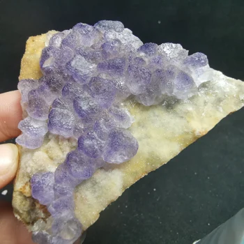91gNatural rare purple fluorite cluster mineral specimen stone and CRYSTAL HEALING CRYSTAL QUARTZ GEM 
91gNatural rare purple fluorite cluster mineral specimen stone and CRYSTAL HEALING CRYSTAL QUARTZ GEM