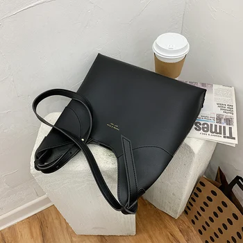 Sense of Quality Special-interest Design Bag New Fashionable Fashion Popular One Shoulder Bag Online Influencer Pop Underarm Bag 
Sense of Quality Special-interest Design Bag New Fashionable Fashion Popular One Shoulder Bag Online Influencer Pop Underarm Bag
