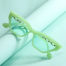 Fashion Cat-Eye Green Sunglasses for Women Vintage Metal Chain Decorative Eyewear Personality Small Trapezoid Y2k Sun Glasses 
Fashion Cat-Eye Green Sunglasses for Women Vintage Metal Chain Decorative Eyewear Personality Small Trapezoid Y2k Sun Glasses