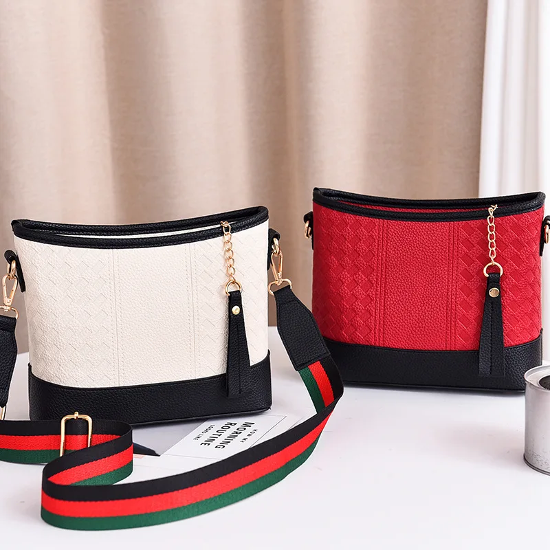 Small Bag Women's Wide-Strap Fashion Shoulder Bag Wide-Strap Mixed Colors Pattern Over-the-shoulder Bag Trend
Small Bag Women's Wide-Strap Fashion Shoulder Bag Wide-Strap Mixed Colors Pattern Over-the-shoulder Bag Trend