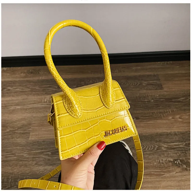 Jacquemus Women Mini Tote Bag 2019 New Crocodile Pattern Flip Messenger Crossbody Bag Female Shoulder Bag Small Lady Handbag sac
Jacquemus Women Mini Tote Bag 2019 New Crocodile Pattern Flip Messenger Crossbody Bag Female Shoulder Bag Small Lady Handbag sac