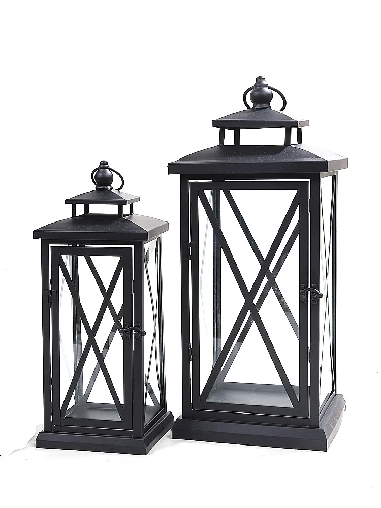 European Iron Candle Holder Glass Portable Lamp Retro Outdoor Wedding Ornaments Geometric Centerpieces Candlestick Crafts GG50zt
European Iron Candle Holder Glass Portable Lamp Retro Outdoor Wedding Ornaments Geometric Centerpieces Candlestick Crafts GG50zt