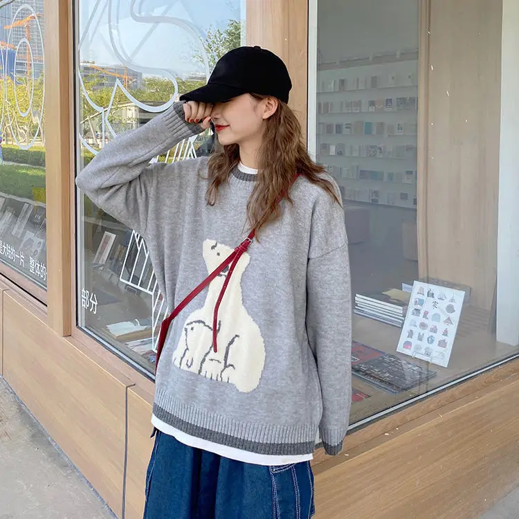 Autumn and winter round neck cartoon pullover sweater for female students Korean version loose and thin style knitted jacket
Autumn and winter round neck cartoon pullover sweater for female students Korean version loose and thin style knitted jacket
