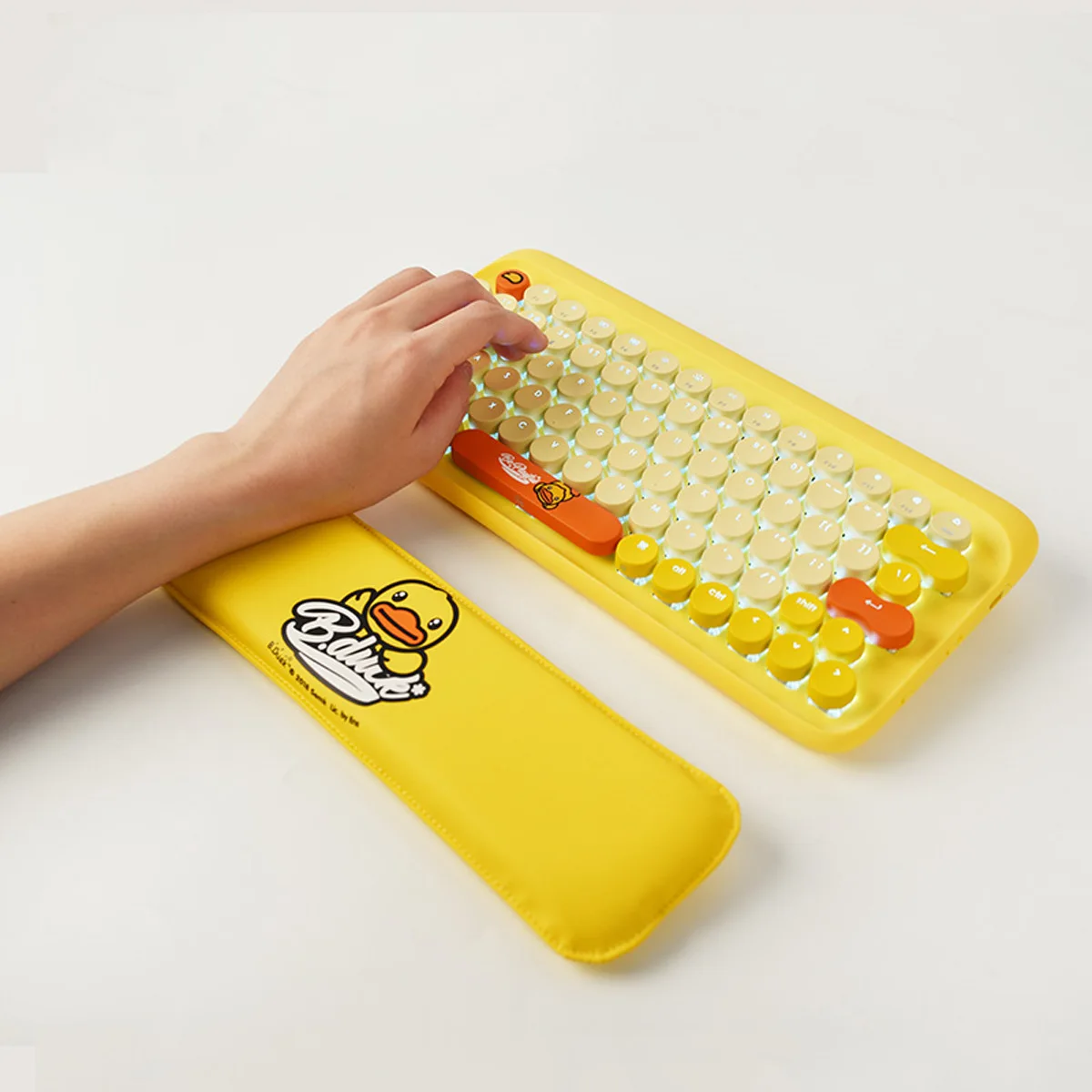 B. Duck Small Yellow Duck lofree Dotted Bluetooth Mechanical Keyboard Cute Keyboard Pad Wireless Wired Keyboard
B. Duck Small Yellow Duck lofree Dotted Bluetooth Mechanical Keyboard Cute Keyboard Pad Wireless Wired Keyboard