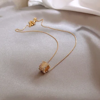 2020 New fashion contracted fine crystal necklace Small sweet geometric circular shiny Women Short necklace Jewelry
2020 New fashion contracted fine crystal necklace Small sweet geometric circular shiny Women Short necklace Jewelry